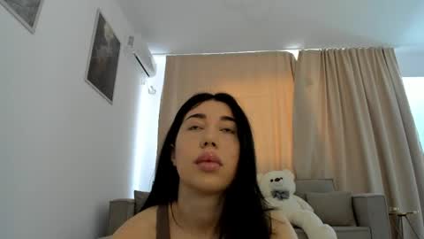 Nicolle online show from April 8, 2026, 5:40 am