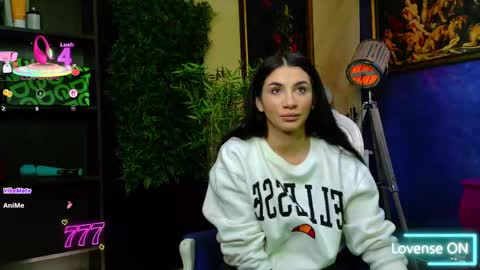 Nicolle online show from April 23, 2026, 10:14 am