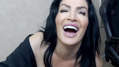 Snapshot of nicollereyn chatting on January 29, 2025, 11:25 pm Nicolle online show from January 29, 2025, 11:25 pm