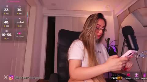 Nicollet online show from September 20, 2025, 1:50 am