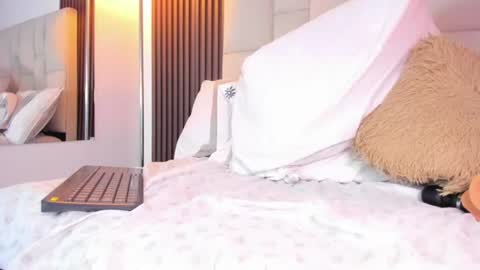 Snapshot of nicolqueen_ chatting on July 6, 2026, 3:03 pm NICOL online show from July 6, 2026, 3:03 pm
