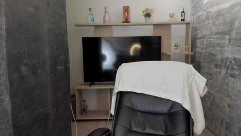 NicolRoss online show from January 24, 2025, 4:28 pm