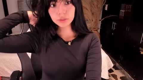Snapshot of nicolross_ chatting on July 18, 2026, 12:37 am NicolRoss online show from July 18, 2026, 12:37 am