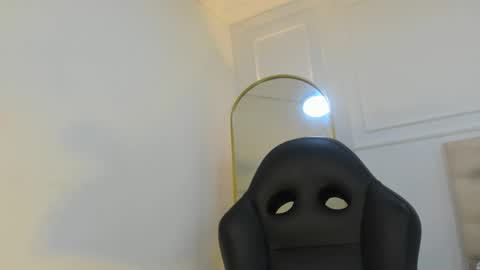 Nicol online show from February 1, 2026, 11:14 pm