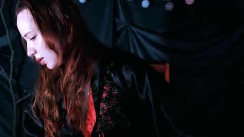 Lilitht online show from November 15, 2025, 4:43 am