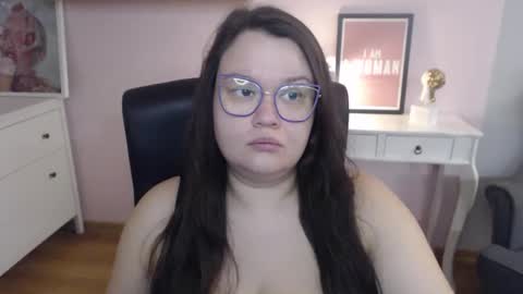 Holly online show from March 3, 2026, 7:47 am