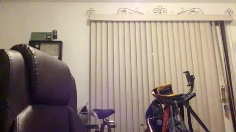 nightmoves1970 online show from September 9, 2025, 2:33 am