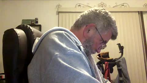 nightmoves1970 online show from September 17, 2025, 2:13 am