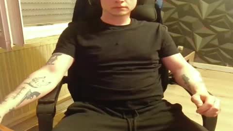 niglo620 online show from April 18, 2026, 6:12 pm