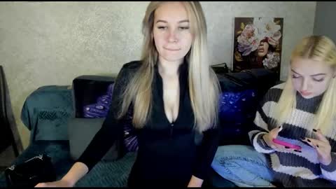 nigo_nika online show from November 20, 2025, 12:38 pm