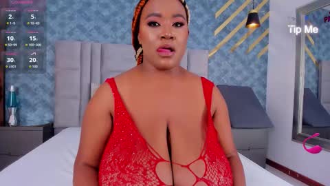 NiiaMoore online show from October 9, 2025, 9:35 pm