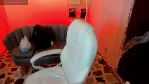 Anni online show from September 20, 2025, 1:23 pm