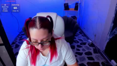 Anni online show from September 26, 2025, 1:37 pm