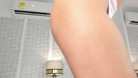 Niicole online show from September 24, 2025, 9:29 pm