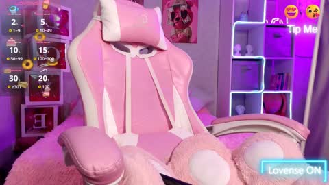 Nicole  online show from January 22, 2025, 1:11 pm