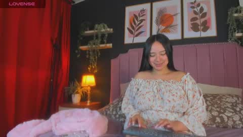 Snapshot of niikkyy_ chatting on May 11, 2026, 12:33 pm Niky online show from May 11, 2026, 12:33 pm