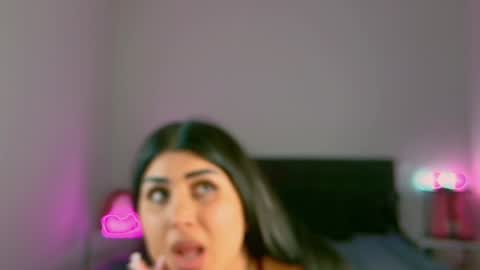 Niinarosee online show from December 8, 2024, 2:18 am