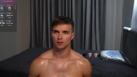 Nik online show from October 12, 2025, 5:12 pm