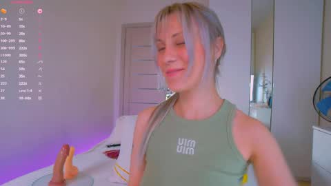 Snapshot of nika_bloom chatting on May 13, 2026, 7:50 am Nika Bloom online show from May 13, 2026, 7:50 am