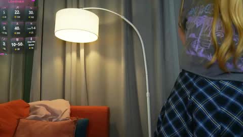 Snapshot of nika_dream_ chatting on May 26, 2026, 9:22 pm LIana online show from May 26, 2026, 9:22 pm