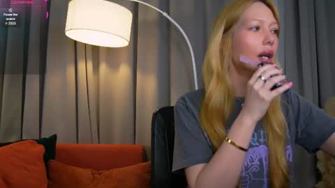 Snapshot of nika_dream_ chatting on June 11, 2026, 12:32 am LIana online show from June 11, 2026, 12:32 am