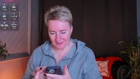 Snapshot of nika_smit chatting on June 7, 2026, 5:22 am Nika online show from June 7, 2026, 5:22 am