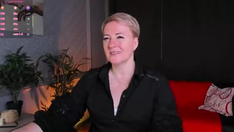 Snapshot of nika_smit chatting on June 13, 2026, 5:05 am Nika online show from June 13, 2026, 5:05 am