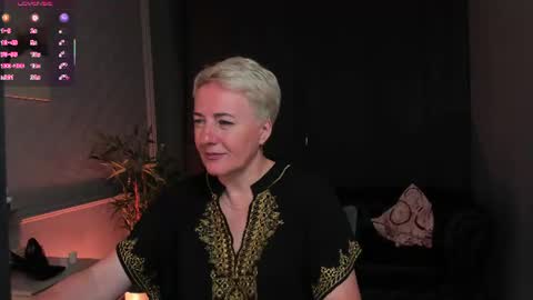 Snapshot of nika_smit chatting on July 4, 2026, 5:13 am Nika online show from July 4, 2026, 5:13 am