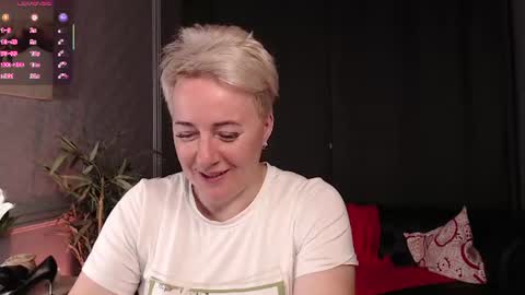 Snapshot of nika_smit chatting on July 10, 2026, 8:07 am Nika online show from July 10, 2026, 8:07 am