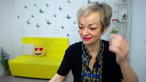 Snapshot of nikamayu chatting on May 12, 2026, 5:15 am Nika online show from May 12, 2026, 5:15 am