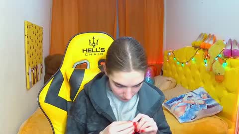 nikastarkk online show from February 26, 2025, 7:38 pm