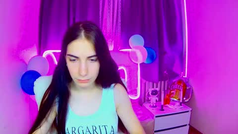 nikastarkk online show from October 3, 2025, 7:27 am