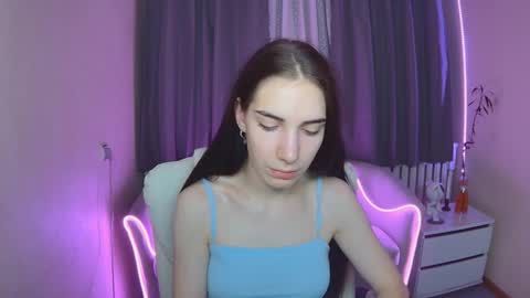 nikastarkk online show from November 12, 2025, 7:46 pm