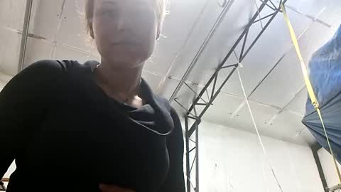 nikhannah online show from November 2, 2025, 1:57 pm