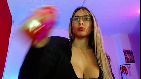  Natalia online show from October 18, 2025, 7:03 pm