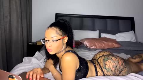 nikitalove104 online show from September 16, 2025, 4:41 pm