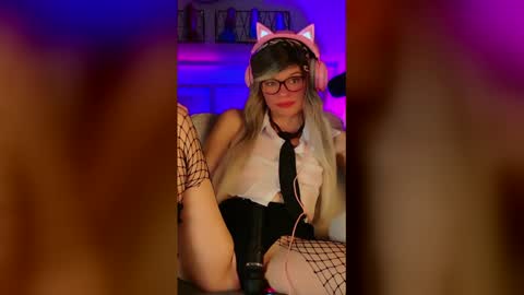 Snapshot of nikki_goldberg chatting on May 16, 2026, 7:05 am Kitty Chatte online show from May 16, 2026, 7:05 am