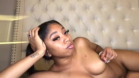 Snapshot of nikkib333 chatting on February 12, 2025, 4:23 am NikkiB online show from February 12, 2025, 4:23 am