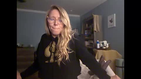 nikkib653466 online show from May 22, 2026, 10:26 pm