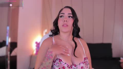 Nikki  online show from March 3, 2025, 7:32 am