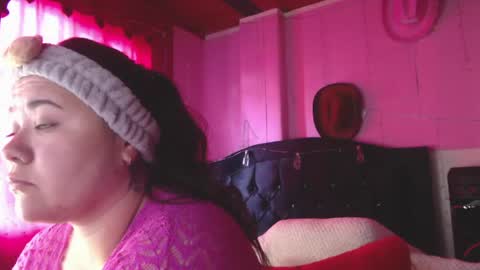 Snapshot of nikkirous_ chatting on May 19, 2026, 1:17 pm Nikkirous online show from May 19, 2026, 1:17 pm
