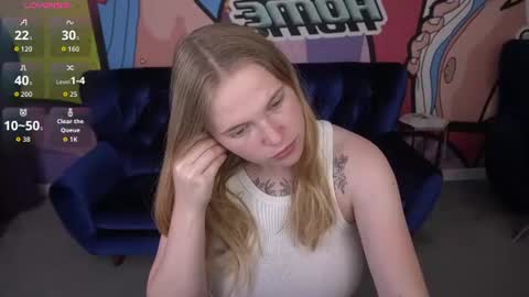 nikkyreyyy online show from June 18, 2026, 5:41 am
