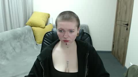 Snapshot of nikkysnow chatting on October 4, 2025, 8:12 am nikkysnow online show from October 4, 2025, 8:12 am