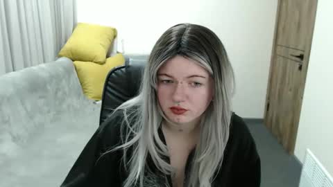 Snapshot of nikkysnow chatting on October 18, 2025, 8:04 am nikkysnow online show from October 18, 2025, 8:04 am
