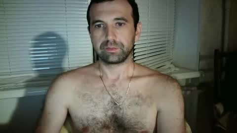 nikolas_vaz online show from September 14, 2025, 7:35 pm