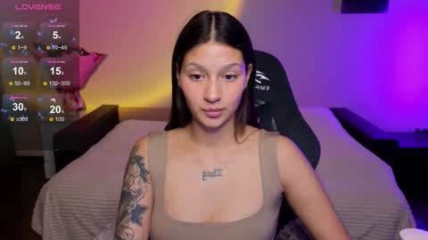 Niky online show from November 18, 2025, 1:44 am