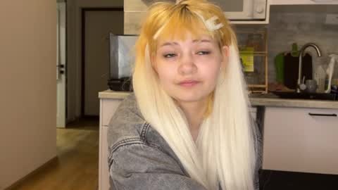 nikoli_naw online show from April 14, 2026, 8:15 pm