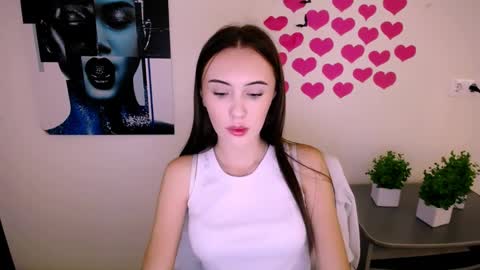 nikonara_ online show from December 6, 2024, 12:16 pm