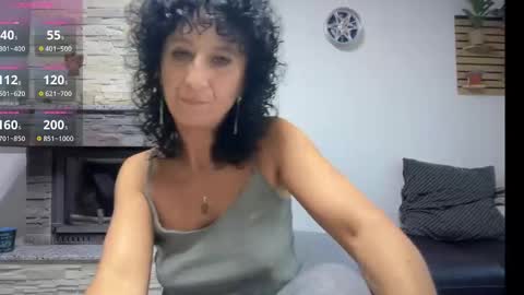 nikol online show from October 23, 2025, 2:38 pm