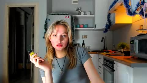 Veronica online show from December 23, 2024, 6:37 pm